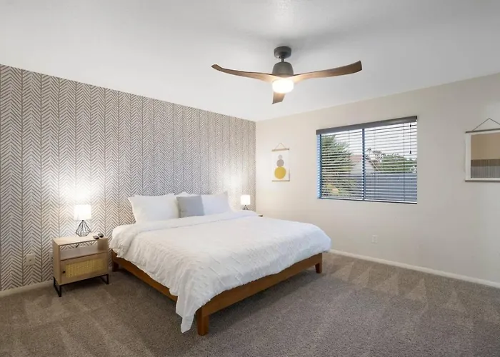 Holiday home Family Friendly Pool 3br 2ba Near Dt